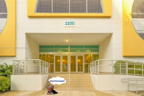 Condo in Miami, Florida, 2 bedrooms № 1989648 - photo 23