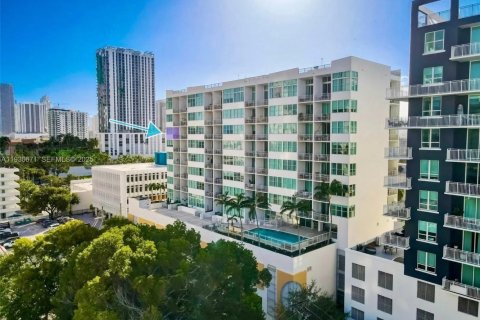 Condo in Miami, Florida, 2 bedrooms № 1989648 - photo 24