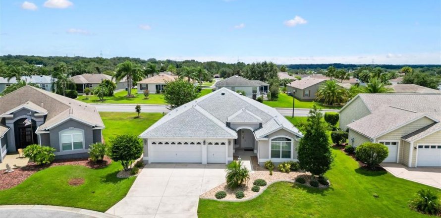 Casa en The Villages, Florida 3 dormitorios, 176.05 m2 № 1866462