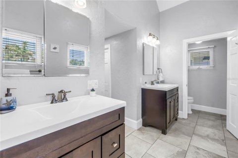 Casa en venta en Saint Petersburg, Florida, 3 dormitorios, 205.5 m2 № 1810126 - foto 24