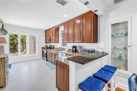 Casa en venta en Saint Petersburg, Florida, 3 dormitorios, 205.5 m2 № 1810126 - foto 17