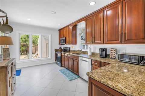 Casa en venta en Saint Petersburg, Florida, 3 dormitorios, 205.5 m2 № 1810126 - foto 18
