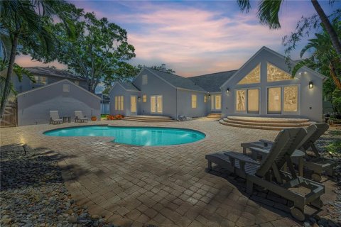 Casa en venta en Saint Petersburg, Florida, 3 dormitorios, 205.5 m2 № 1810126 - foto 3