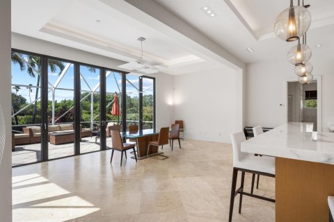 House in Wellington, Florida 4 bedrooms, 437.57 sq.m. № 2388010 - photo 18