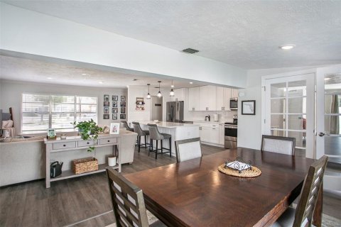 House in Tampa, Florida 3 bedrooms, 153.29 sq.m. № 1723701 - photo 11