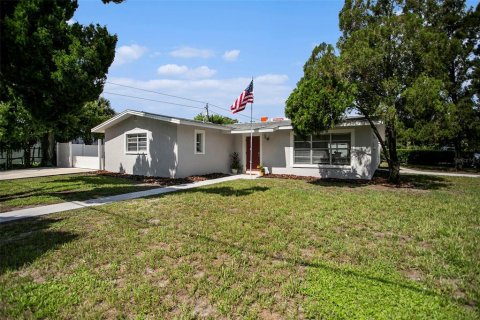 House in Tampa, Florida 3 bedrooms, 153.29 sq.m. № 1723701 - photo 4