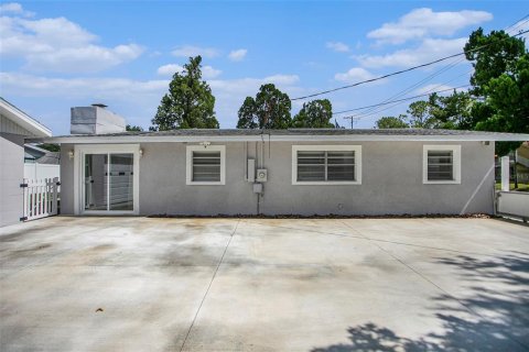 House in Tampa, Florida 3 bedrooms, 153.29 sq.m. № 1723701 - photo 24