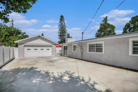 House in Tampa, Florida 3 bedrooms, 153.29 sq.m. № 1723701 - photo 25