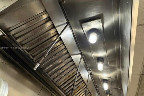 Commercial property in Weston, Florida № 2046654 - photo 7