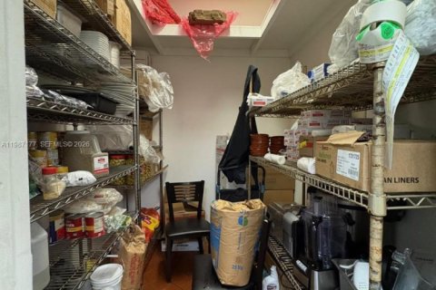 Commercial property in Weston, Florida № 2046654 - photo 3