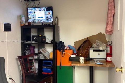 Commercial property in Weston, Florida № 2046654 - photo 10