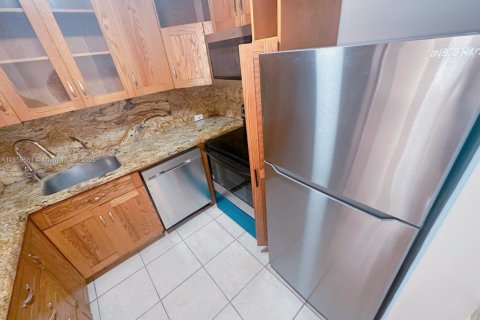 Снять в аренду кондоминиум в Майами-Бич, Флорида 2 спальни, 97.08м2, № 1888232 - фото 5