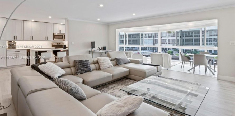 Condo in Fort Lauderdale, Florida, 2 bedrooms № 2244211