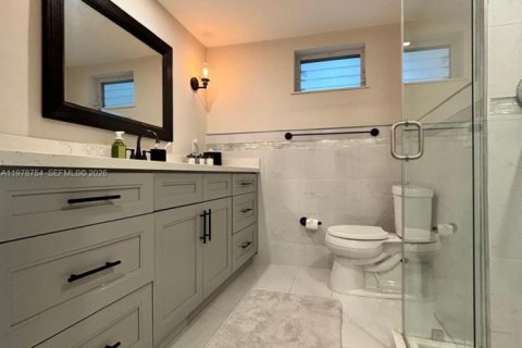 Condo in Fort Lauderdale, Florida, 2 bedrooms № 2244211 - photo 11