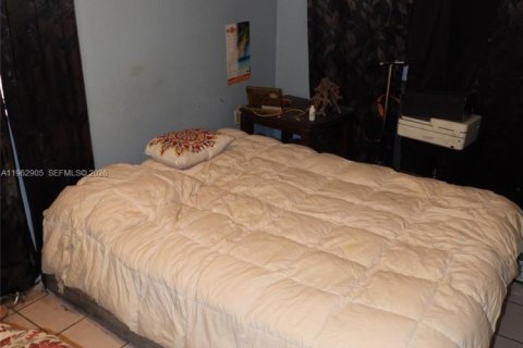 Villa ou maison à vendre à Miami, Floride: 4 chambres, 167.78 m2 № 2023855 - photo 9