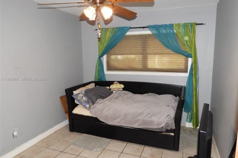 Villa ou maison à vendre à Miami, Floride: 4 chambres, 167.78 m2 № 2023855 - photo 18