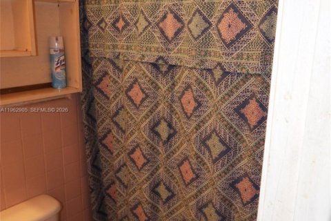 Villa ou maison à vendre à Miami, Floride: 4 chambres, 167.78 m2 № 2023855 - photo 14