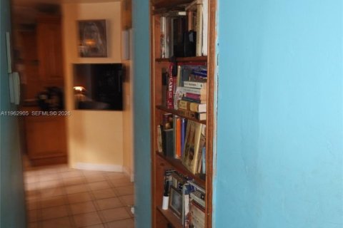 Villa ou maison à vendre à Miami, Floride: 4 chambres, 167.78 m2 № 2023855 - photo 20