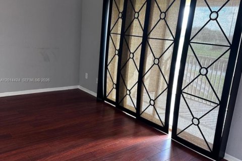Condo à Coral Springs, Floride, 2 chambres  № 2076424