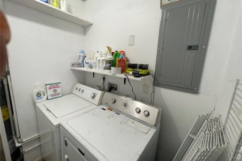 Casa en venta en Port Charlotte, Florida, 2 dormitorios, 79.06 m2 № 1798579 - foto 13