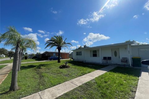 Casa en venta en Port Charlotte, Florida, 2 dormitorios, 79.06 m2 № 1798579 - foto 2
