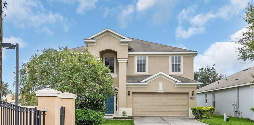House in Kissimmee, Florida 6 bedrooms, 261.24 sq.m. № 1508597