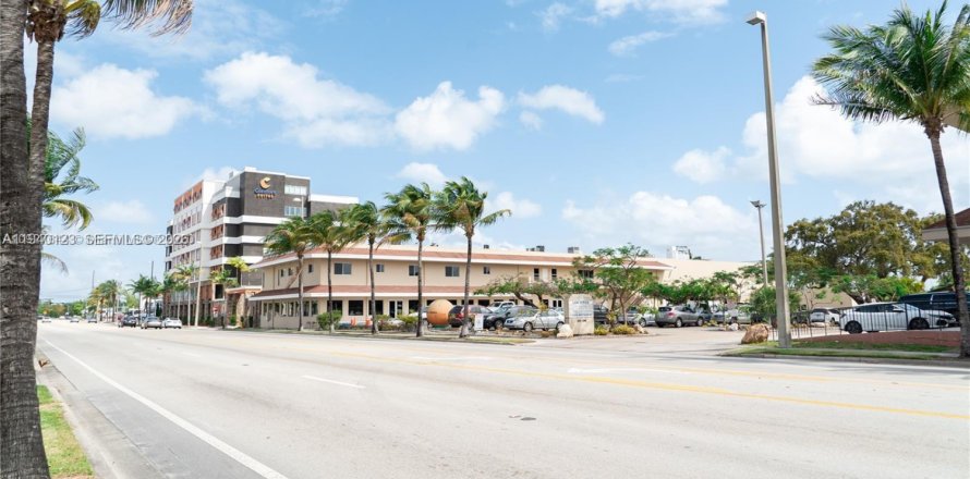 Квартира в Дания-Бич, Флорида 3 спальни, 4102.19м2 № 1997356