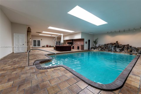 Снять в аренду квартиру в Дания-Бич, Флорида 3 спальни, 4102.19м2, № 1997356 - фото 2