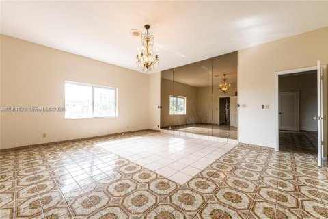 Снять в аренду квартиру в Дания-Бич, Флорида 3 спальни, 4102.19м2, № 1997356 - фото 26