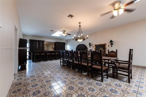 Снять в аренду квартиру в Дания-Бич, Флорида 3 спальни, 4102.19м2, № 1997356 - фото 4