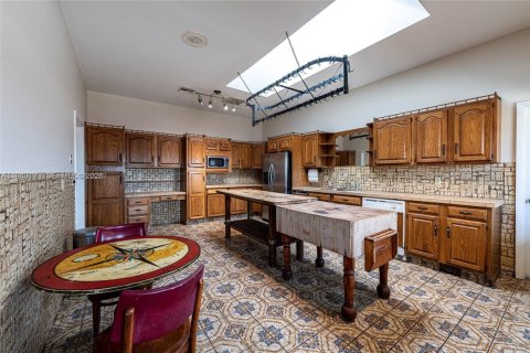 Снять в аренду квартиру в Дания-Бич, Флорида 3 спальни, 4102.19м2, № 1997356 - фото 11