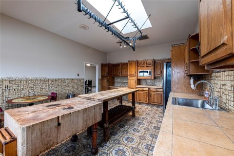 Снять в аренду квартиру в Дания-Бич, Флорида 3 спальни, 4102.19м2, № 1997356 - фото 13