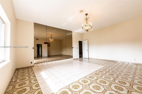 Снять в аренду квартиру в Дания-Бич, Флорида 3 спальни, 4102.19м2, № 1997356 - фото 27