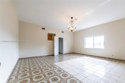 Снять в аренду квартиру в Дания-Бич, Флорида 3 спальни, 4102.19м2, № 1997356 - фото 25