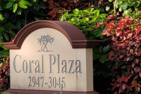 Condo in Coral Springs, Florida, 2 bedrooms № 2086359