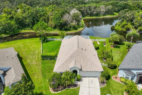Casa en venta en Brandon, Florida, 4 dormitorios, 196.21 m2 № 1906606 - foto 1