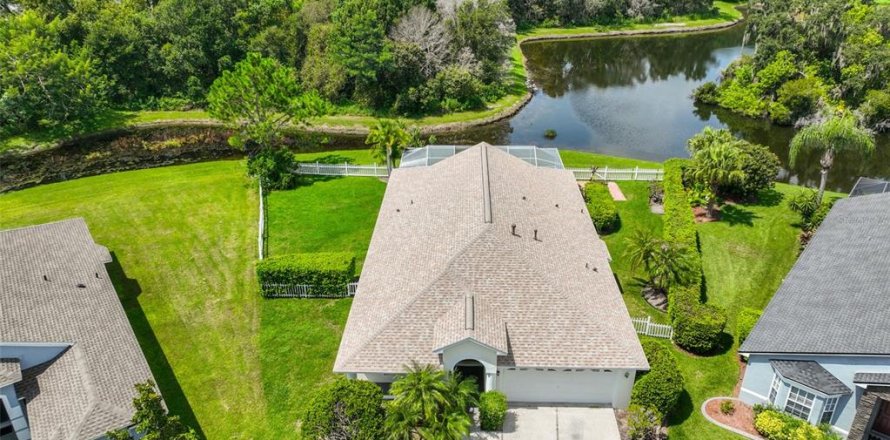 Casa en Brandon, Florida 4 dormitorios, 196.21 m2 № 1906606