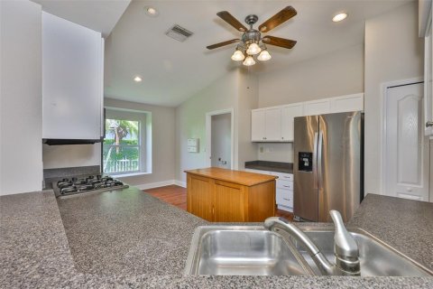 Casa en venta en Brandon, Florida, 4 dormitorios, 196.21 m2 № 1906606 - foto 15