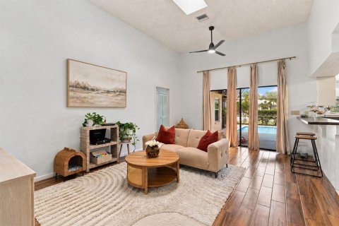 House in Nokomis, Florida 3 bedrooms, 196.86 sq.m. № 2396183 - photo 3
