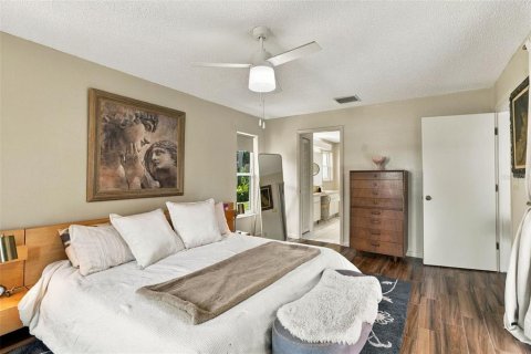 House in Nokomis, Florida 3 bedrooms, 196.86 sq.m. № 2396183 - photo 21