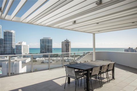 Condo in Miami Beach, Florida, 3 bedrooms  № 1965748 - photo 29