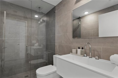 Condo in Miami Beach, Florida, 3 bedrooms  № 1965748 - photo 25
