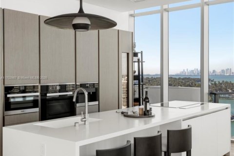 Condo in Miami Beach, Florida, 3 bedrooms  № 1965748 - photo 10