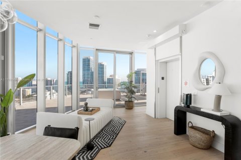 Condo in Miami Beach, Florida, 3 bedrooms  № 1965748 - photo 4