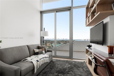 Condo in Miami Beach, Florida, 3 bedrooms  № 1965748 - photo 23