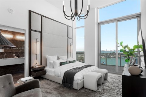 Condo in Miami Beach, Florida, 3 bedrooms  № 1965748 - photo 16