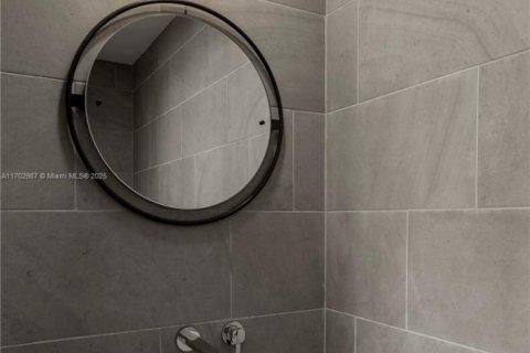 Condo in Miami Beach, Florida, 3 bedrooms  № 1965748 - photo 27