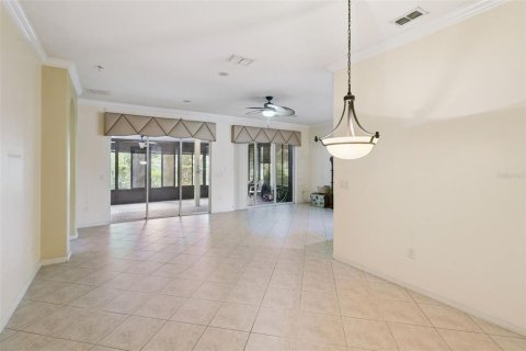 Villa ou maison à vendre à Groveland, Floride: 3 chambres, 167.97 m2 № 2329346 - photo 5
