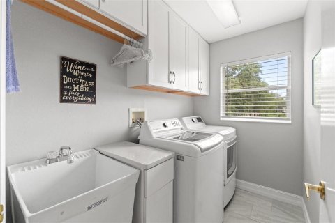 House in Spring Hill, Florida 2 bedrooms, 137.03 sq.m. № 1687168 - photo 30