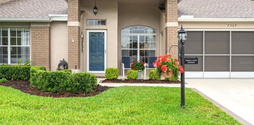 House in Spring Hill, Florida 2 bedrooms, 137.03 sq.m. № 1687168